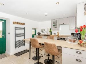 Pogles Wood Cottage image two