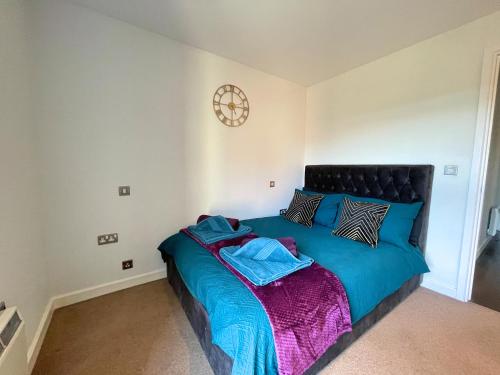 Spacious Apartment in Central Location w/ Parking Accommodation image 3 Spacious Apartment in Central Location w/ Parking image three