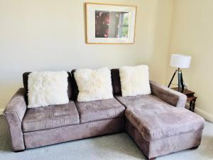 Ilkley Apartment with Parking Accommodation image 2 Ilkley Apartment with Parking image two