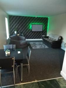 Great value 2 bedroom Appartment - Spacious Accommodation image 2 Great value 2 bedroom Appartment - Spacious image two