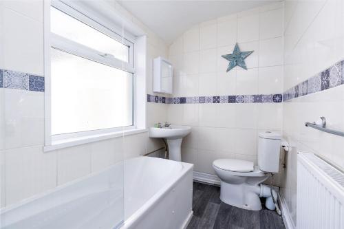 Stunning & Contractor House & Central Location image three