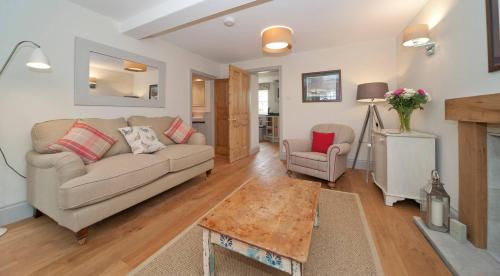 Pass the Keys Habton House Garden Cottage Accommodation image 3 Pass the Keys Habton House Garden Cottage image three