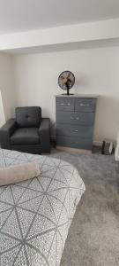 Luxury one-bedroom duplex in South Yorkshire image two