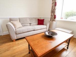 Kingfisher Cottage, 11 Airebank Terrace Accommodation image 2 Kingfisher Cottage, 11 Airebank Terrace image two