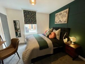 Picture of Boutique 5 bed home on Birdwell Road - Free parking