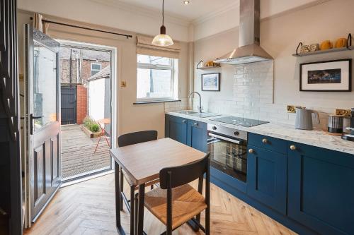 Host & Stay - The Railman's House image three