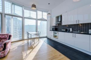 Modern 2 bedroom apartment in Rotherham Accommodation image 2 Modern 2 bedroom apartment in Rotherham image two