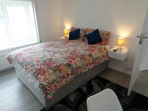 Modern 3 bedroom residential home w/secure parking Accommodation image 2 Modern 3 bedroom residential home w/secure parking image two