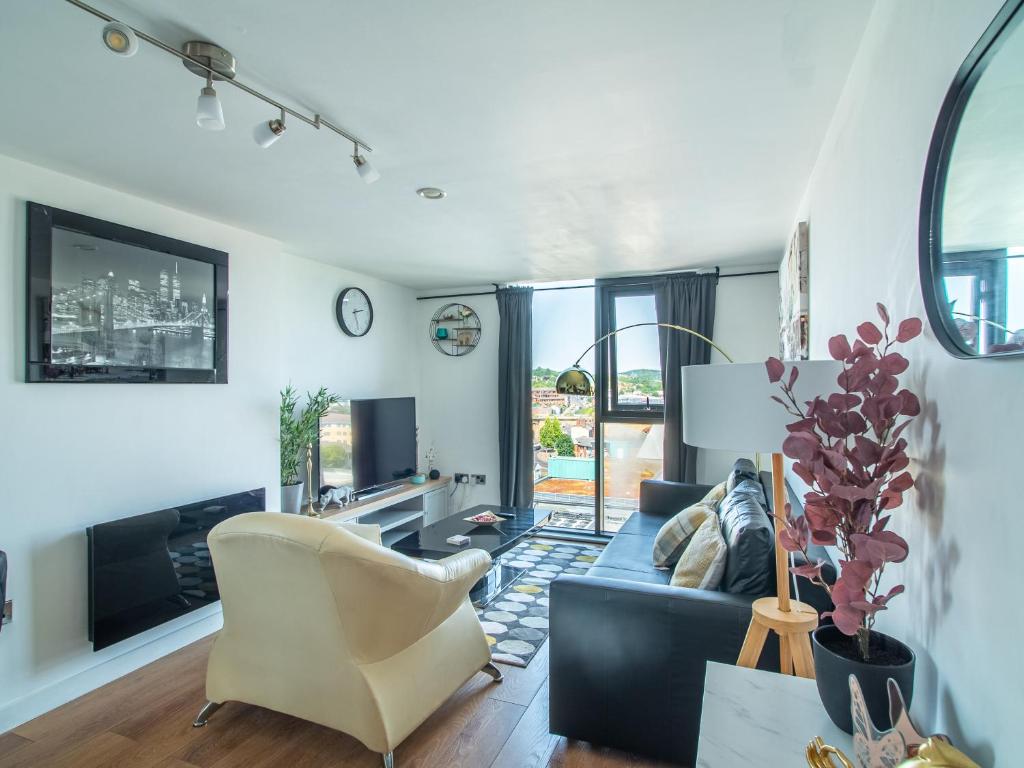 Exquisite 2-bedroom Apartment - City Centre Accommodation image 1 Exquisite 2-bedroom Apartment - City Centre image one