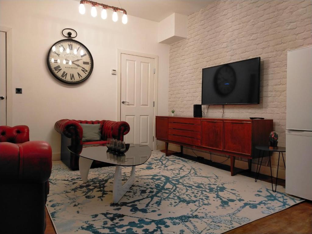 4 Bed Entire House - Heart of the City - Near SUFC Accommodation image 1 4 Bed Entire House - Heart of the City - Near SUFC image one