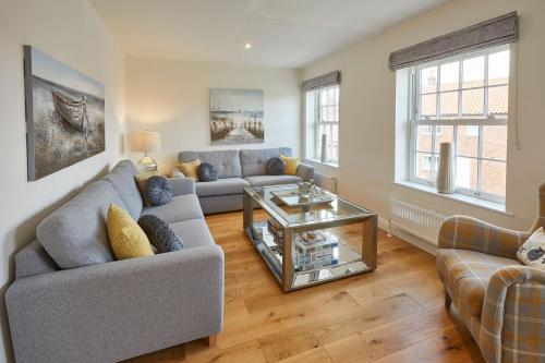 Host & Stay - Hoggarth House image three