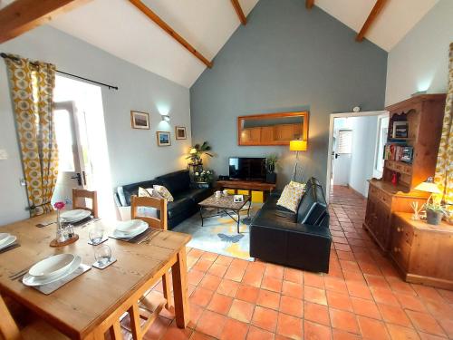 Luddie's Country Cottages - Rose Cottage Accommodation image 3 Luddie's Country Cottages - Rose Cottage image three