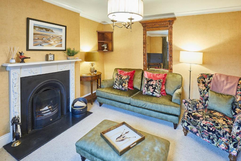 Host & Stay - Sixpence Cottage Accommodation image 1 Host & Stay - Sixpence Cottage image one