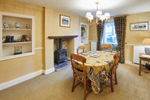 Host & Stay - Sixpence Cottage Accommodation image 2 Host & Stay - Sixpence Cottage image two