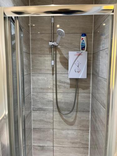 Valee Living, Heart of Dewsbury, One bedroom, image three