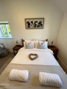 The Old Parlour - Hot tub and Dog Friendly! New! Accommodation image 2 The Old Parlour - Hot tub and Dog Friendly! New! image two