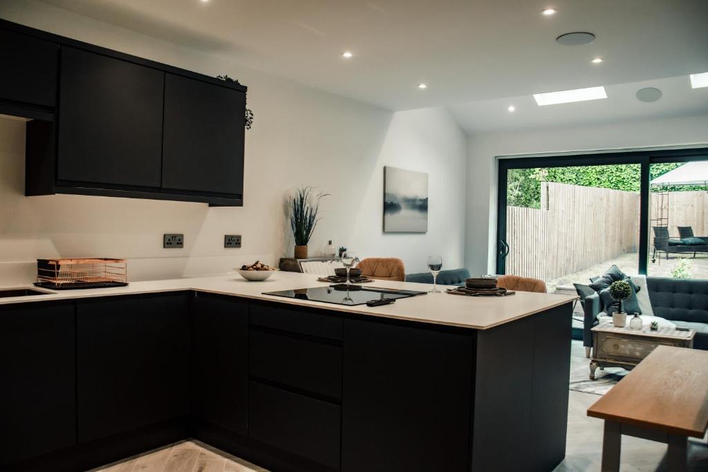 Picture of Bv Luxury 3 Bedroom Townhouse At Bed Cliff Oaks