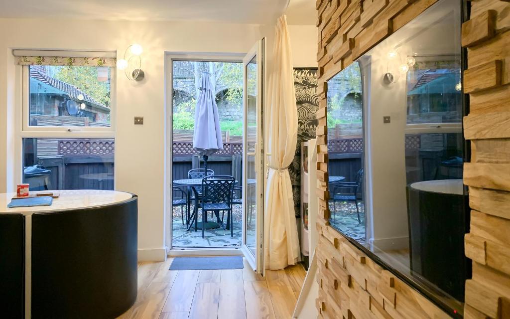 Pear Tree Holiday Home - York Accommodation image 1 Pear Tree Holiday Home - York image one