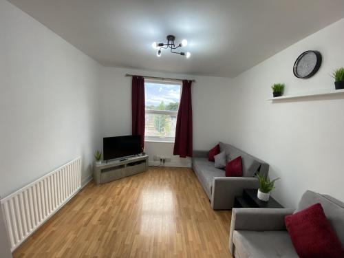 Modern 2 Bedroom Flat Close to City Centre Accommodation image 3 Modern 2 Bedroom Flat Close to City Centre image three