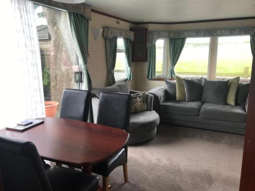 The Fox Inn, Roxby, Static Caravan Accommodation image 3 The Fox Inn, Roxby, Static Caravan image three