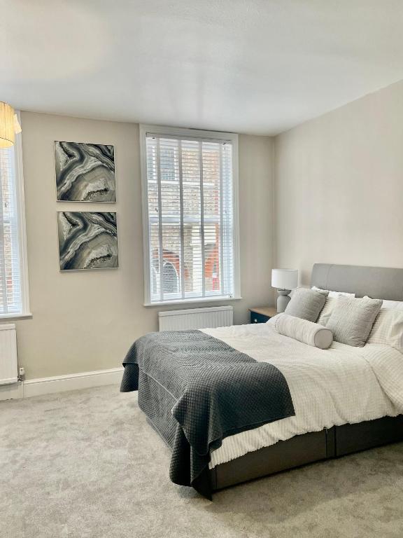 Spacious Townhouse Room in the heart of Malton Accommodation image 1 Picture of Spacious Townhouse Room in the heart of Malton