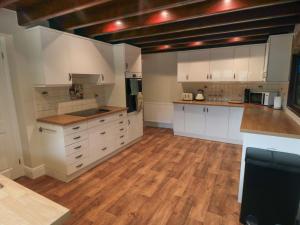 Beaconsfield Cottage image two
