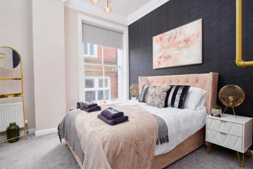 The Exquisite Gems of Central Whitby - The Only Garden Terrace - 2 Apartments image three