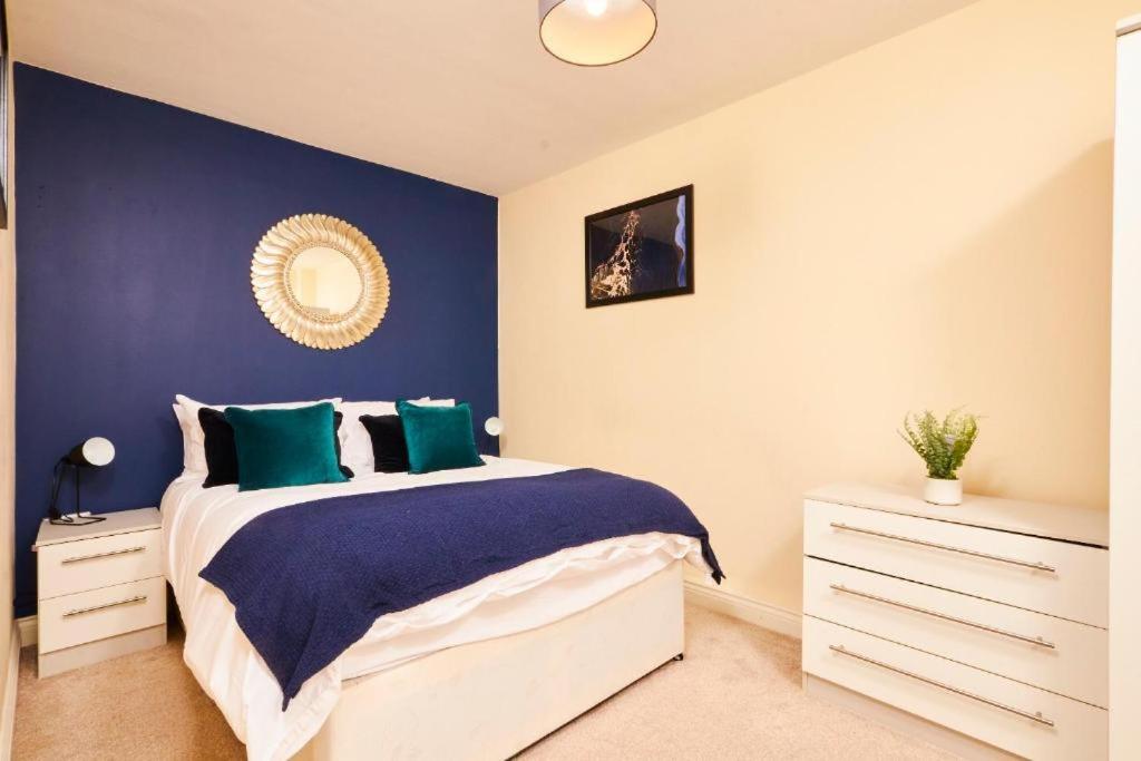 The Hidden Gem of Leeds - Parking - Sleeps 4 Accommodation image 1 The Hidden Gem of Leeds - Parking - Sleeps 4 image one