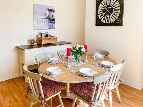 Waverley Lodge - Free Parking - Central City York Holiday Home Accommodation image 3 Waverley Lodge - Free Parking - Central City York Holiday Home image three