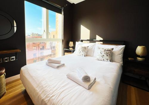 The Aviator's Attic - Luxury City Centre Retreat image three
