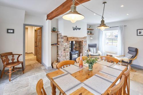 Host & Stay - Sunnyside Cottage image three