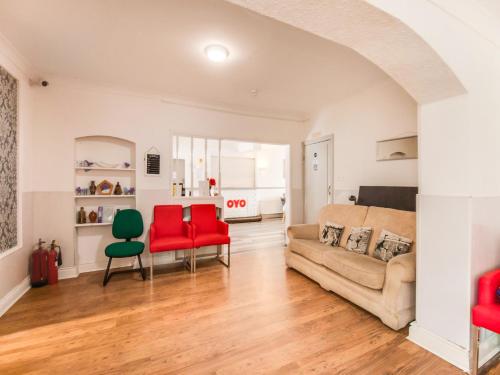 OYO The Longlands Hotel Accommodation image 3 OYO The Longlands Hotel image three