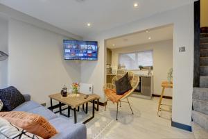 The Scandic Chique Cottage of Whitby image two