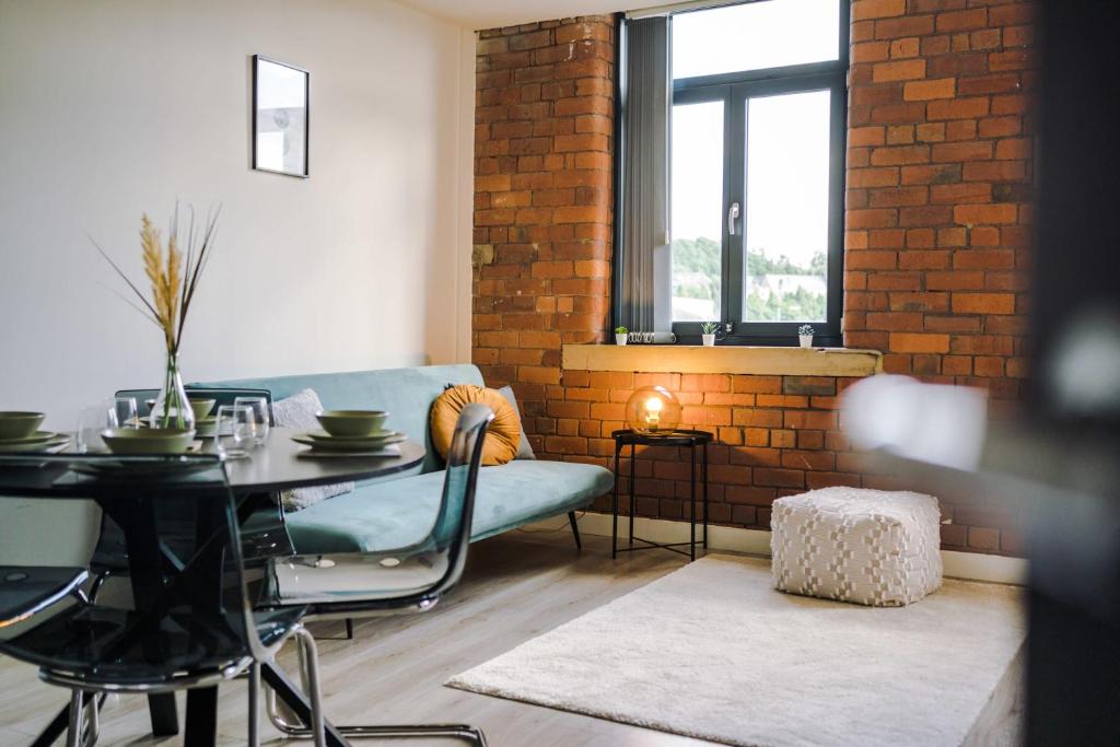 Modern 2 bedroom Bradford Apartment - sleeps 5 Accommodation image 1 Modern 2 bedroom Bradford Apartment - sleeps 5 image one