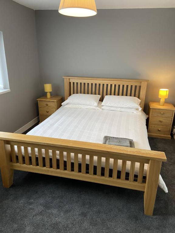 Sheffield 2 bed house free parking image one