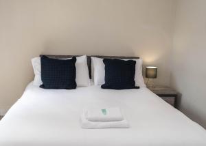 Beautiful Private Bungalow WIFI Parking Accommodation image 2 Beautiful Private Bungalow WIFI Parking image two