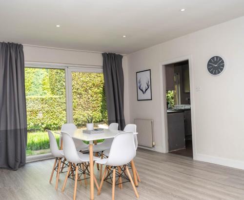 Beautiful Private Bungalow WIFI Parking Accommodation image 3 Beautiful Private Bungalow WIFI Parking image three
