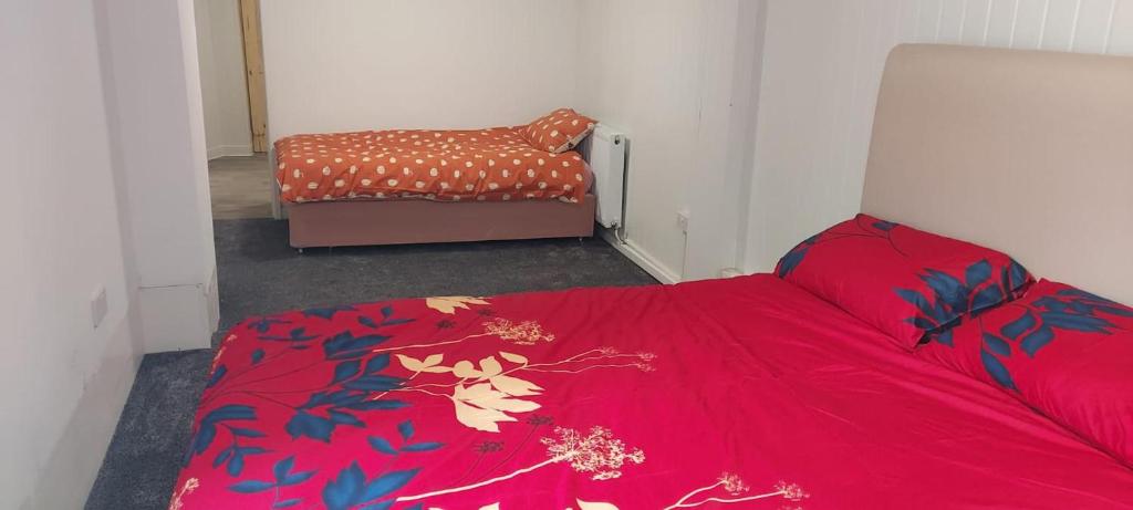 Lovely 3-Bed Apartment in Parkgate Rotherham image one