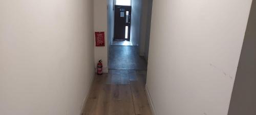 Lovely 3-Bed Apartment in Parkgate Rotherham image two