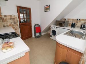 Black Cat Cottage image two