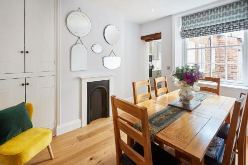 Host & Stay - The Old School House Accommodation image 3 Host & Stay - The Old School House image three