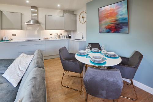 Host & Stay - The Loft @ The Regency image three