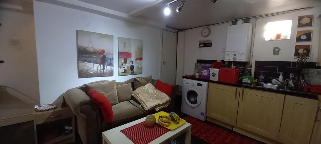 10, Burnett Place Accommodation image 1 10, Burnett Place image one