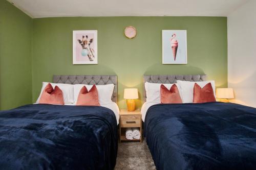 Fantastic 4BR 7-bed LEEDS House sleeps8 wParking Accommodation image 3 Fantastic 4BR 7-bed LEEDS House sleeps8 wParking image three