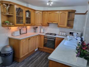 Centrally Located w/ Free Parking & Smart TV Accommodation image 2 Centrally Located w/ Free Parking & Smart TV image two