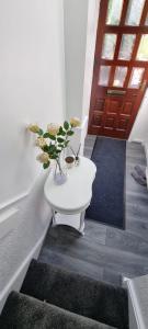 Glamorous room w/ WiFi & Free Parking Accommodation image 2 Glamorous room w/ WiFi & Free Parking image two