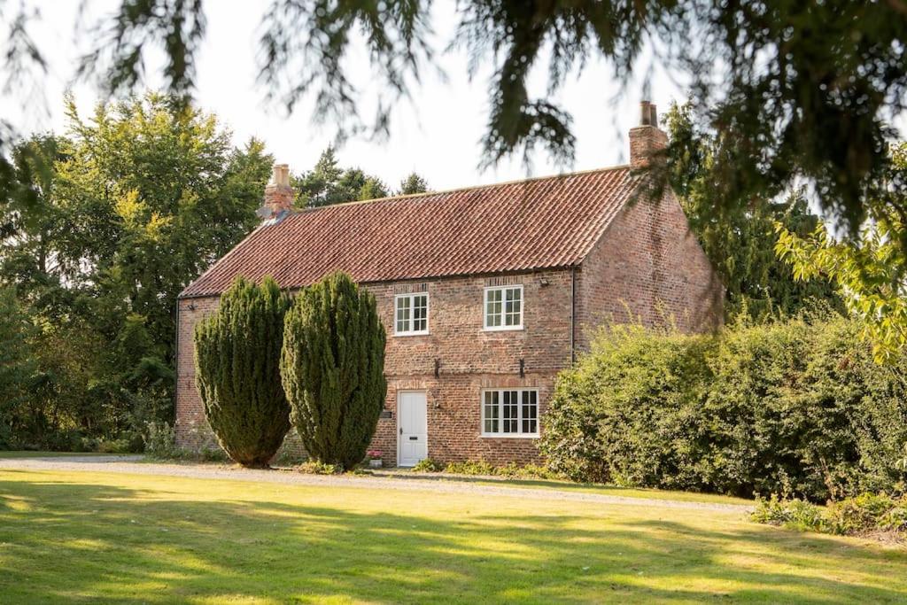 Stunning 4 bedroom farm house Accommodation image 1 Stunning 4 bedroom farm house image one