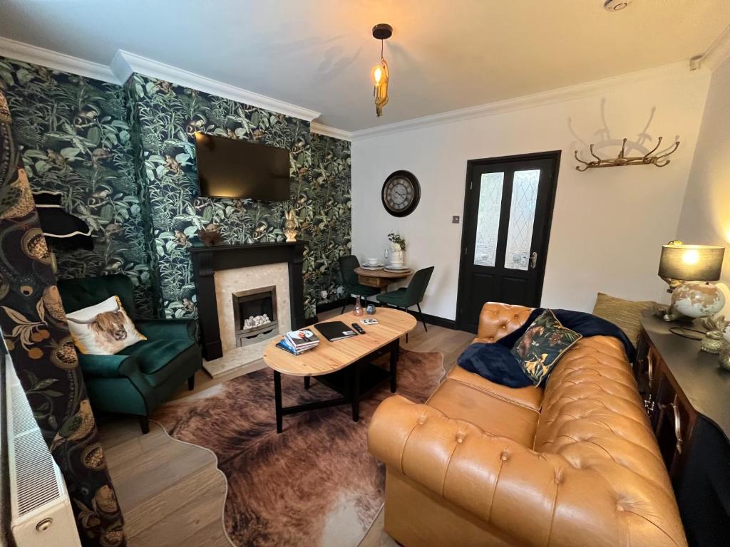 Contemporary & Chic inner terrace 5 mins from Barnsley town centre Accommodation image 1 Contemporary & Chic inner terrace 5 mins from Barnsley town centre image one
