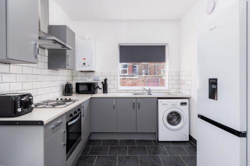 Modern&Central&Contractors&Free Parking&DSA Accommodation image 3 Modern&Central&Contractors&Free Parking&DSA image three
