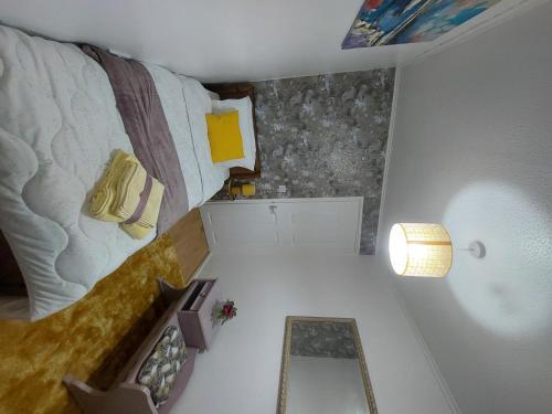 Lovely 2-Bed House in the heart of Woodhouse Leeds image one